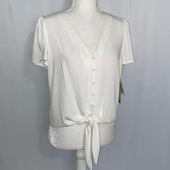 Gianni Bini Valerie V-Neck Tie Hem Blouse - Picture 5 of 10